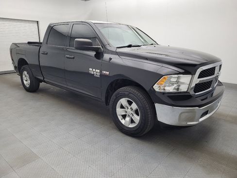 Used 2019 RAM 1500 Classic SLT image 11