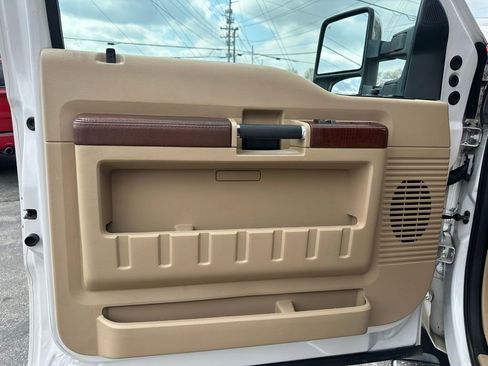 Used 2011 Ford F250 King Ranch w/ King Ranch w/Chrome Pkg image 13