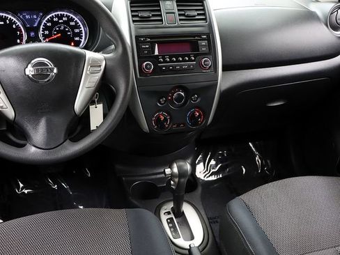 Used 2016 Nissan Versa SV image 14