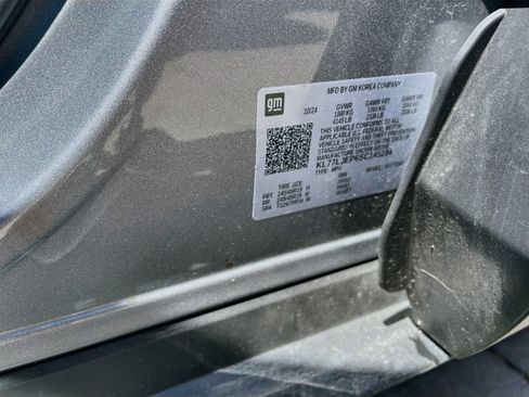 Used 2025 Chevrolet Trax RS w/ Driver Confidence Package FWD image 32