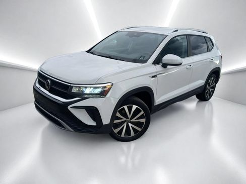 Used 2022 Volkswagen Taos SE AWD/4WD image 1