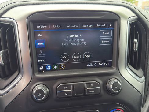 Used 2022 Chevrolet Silverado 1500 LT Trail Boss w/ Bed Protection Package AWD/4WD image 28
