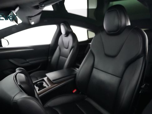 Used 2022 Tesla Model S image 4