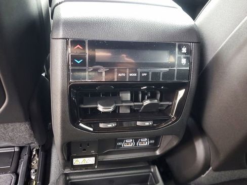 New 2025 Jeep Grand Cherokee L Altitude RWD image 11