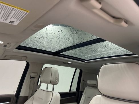 Used 2022 GMC Yukon XL Denali image 27