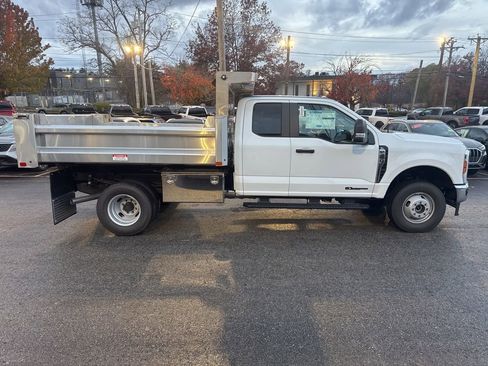 New 2026 Ford F350 XL w/ XL Chrome Package image 4