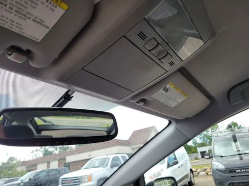 Used 2007 Toyota Prius Touring FWD image 17