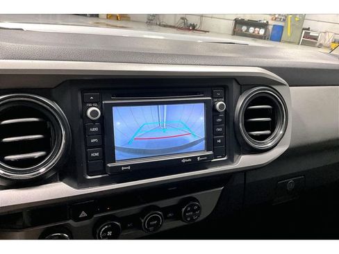 Used 2017 Toyota Tacoma SR5 w/ Tow Package AWD/4WD image 23