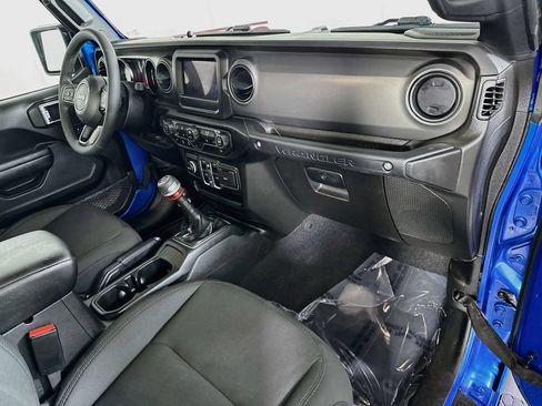 Used 2023 Jeep Wrangler Unlimited Sport AWD/4WD image 29
