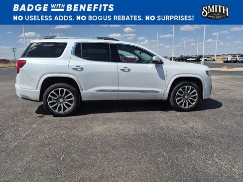 Used 2020 GMC Acadia Denali w/ Technology Package FWD image 3