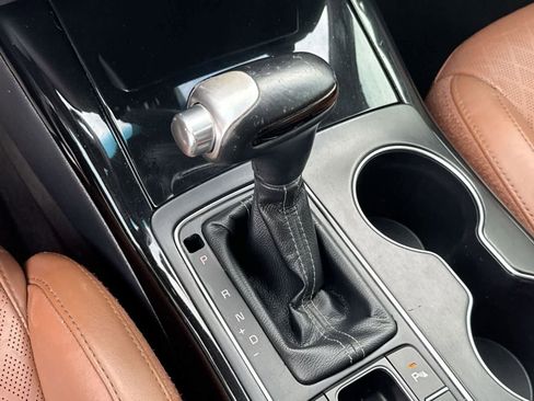 Used 2019 Kia Sorento SX image 24