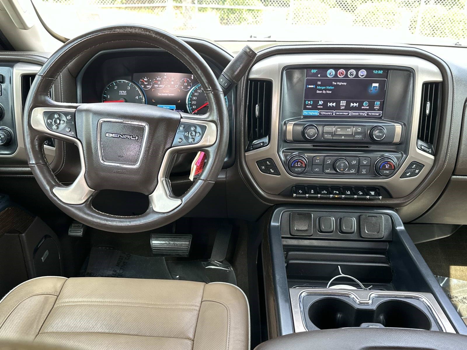 Used 2017 GMC Sierra 2500 Denali w/ Duramax Plus Package AWD/4WD image 15