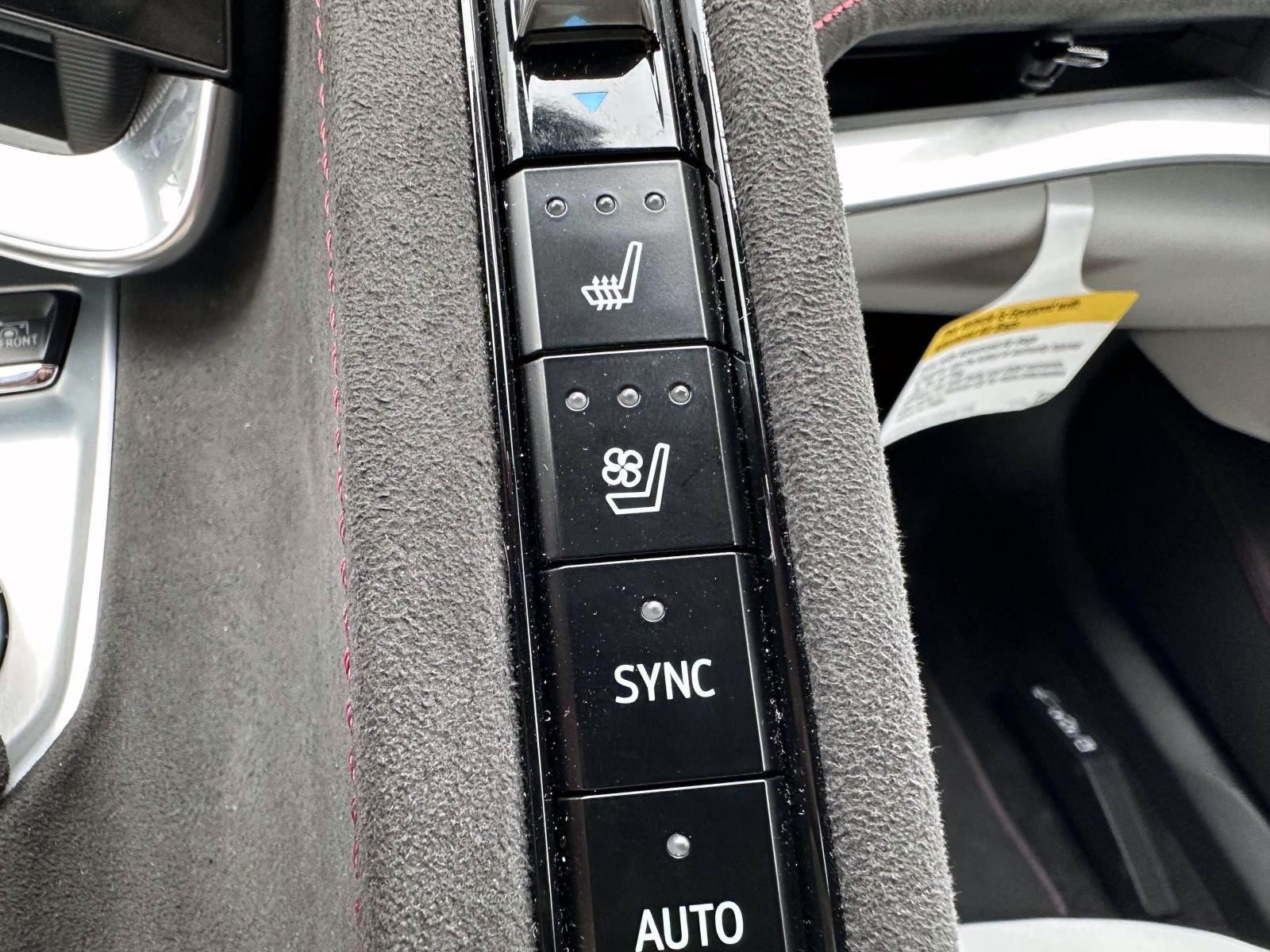 Used 2023 Chevrolet Corvette Stingray Premium Cpe w/ Z51 Performance Package RWD image 25