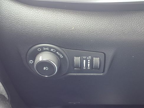 Certified 2024 Jeep Compass Latitude AWD/4WD image 16