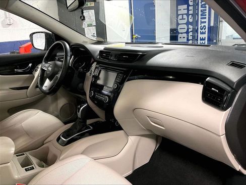 Used 2021 Nissan Rogue Sport SL w/ Premium Package AWD/4WD image 14