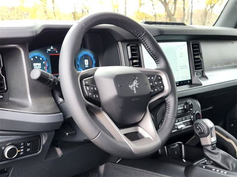 New 2025 Ford Bronco Badlands image 18