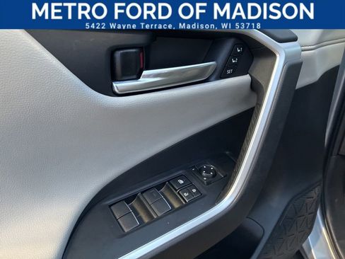 Used 2021 Toyota RAV4 Limited image 11