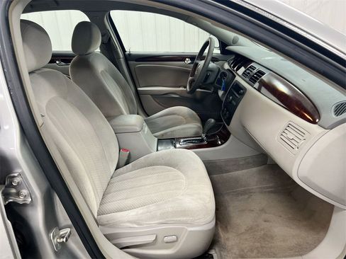 Used 2006 Buick Lucerne CX image 20