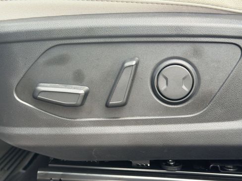 Used 2025 Hyundai Tucson Limited image 13