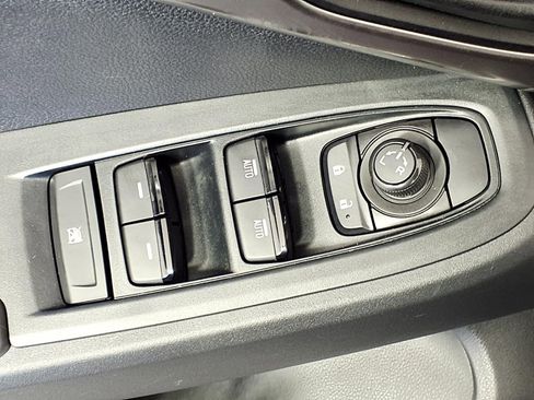 Certified 2025 Subaru Impreza 2.0i image 15