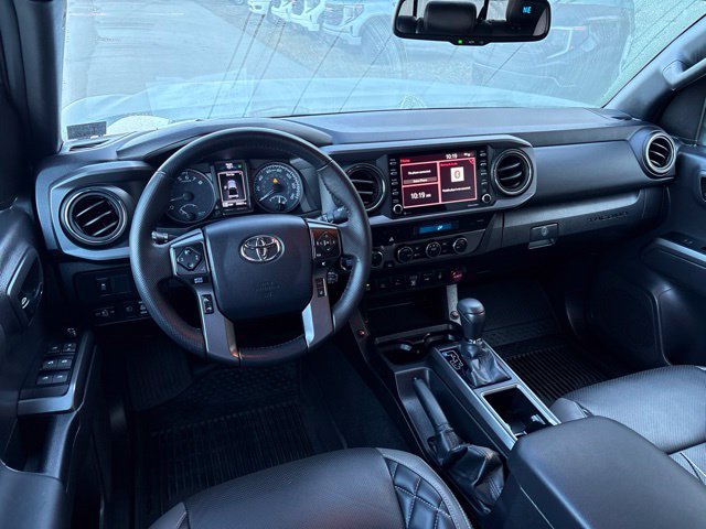 Used 2023 Toyota Tacoma TRD Off-Road w/ Technology Package AWD/4WD image 12
