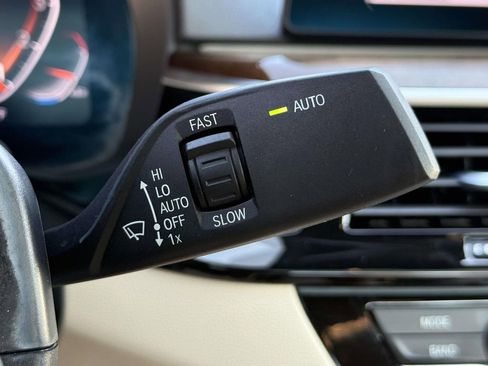 Used 2020 BMW 530i xDrive w/ Convenience Package image 27