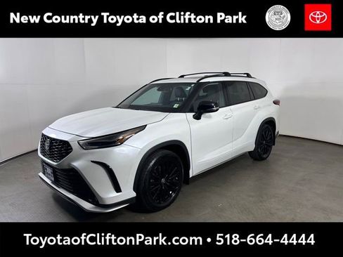 Used 2023 Toyota Highlander XSE AWD/4WD image 7