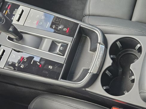 Certified 2024 Porsche Macan S image 20