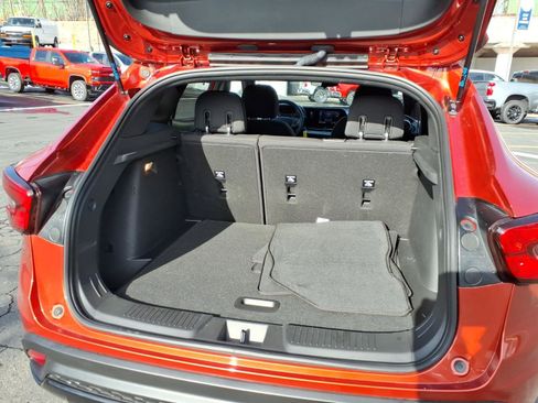 Used 2024 Chevrolet Trax RS w/ Sunroof Package image 18