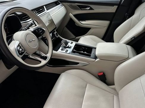 Certified 2024 Jaguar F-PACE R-Dynamic S image 9