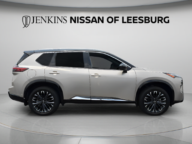 Used 2025 Nissan Rogue Platinum w/ Platinum Premium Package AWD/4WD image 3