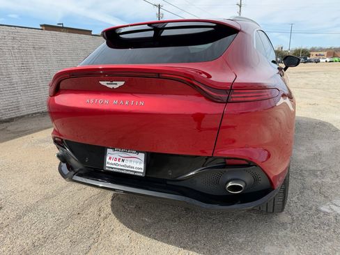 Used 2021 Aston Martin DBX image 6