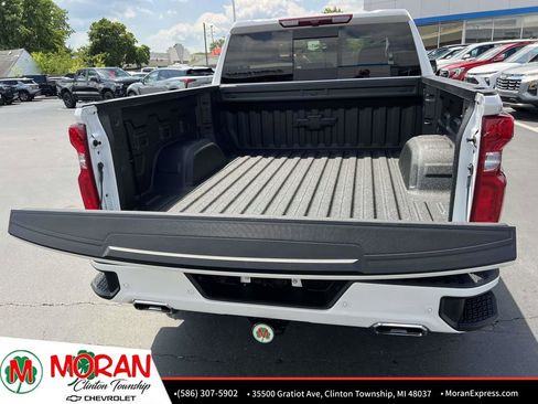 Certified 2025 Chevrolet Silverado 1500 High Country w/ High Country Premium Package AWD/4WD image 13
