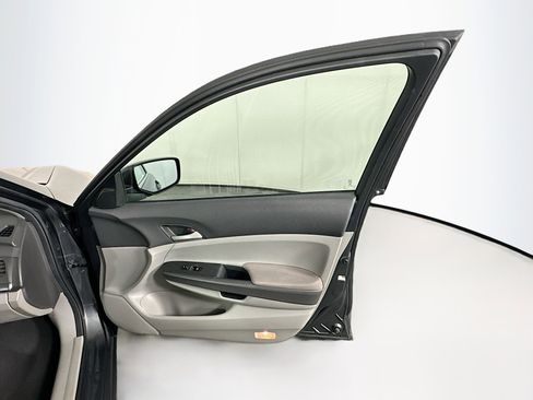 Used 2010 Honda Accord LX-P image 28