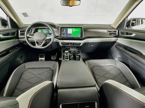 Used 2024 Volkswagen Atlas Peak Edition SE AWD/4WD image 30