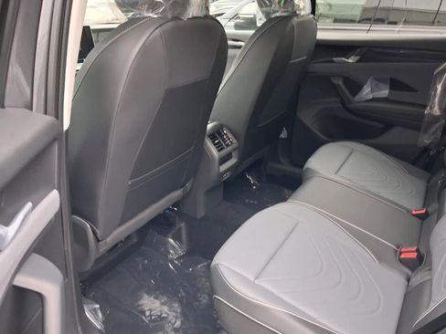 New 2026 Volkswagen Tiguan SE AWD/4WD image 11