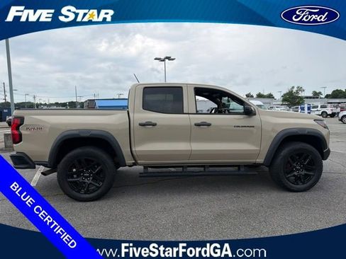 Used 2024 Chevrolet Colorado Trail Boss w/ Technology Package AWD/4WD image 2