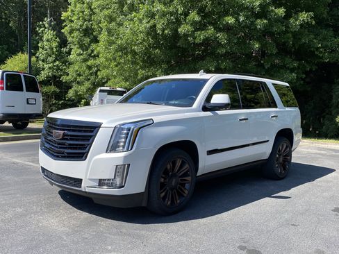 Used 2016 Cadillac Escalade Platinum AWD/4WD image 5