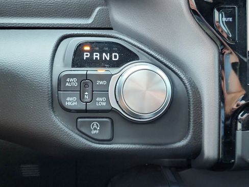Used 2025 RAM 1500 Laramie image 30