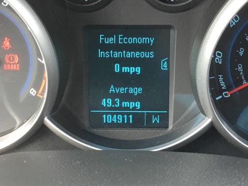 Used 2011 Chevrolet Cruze Eco FWD image 12