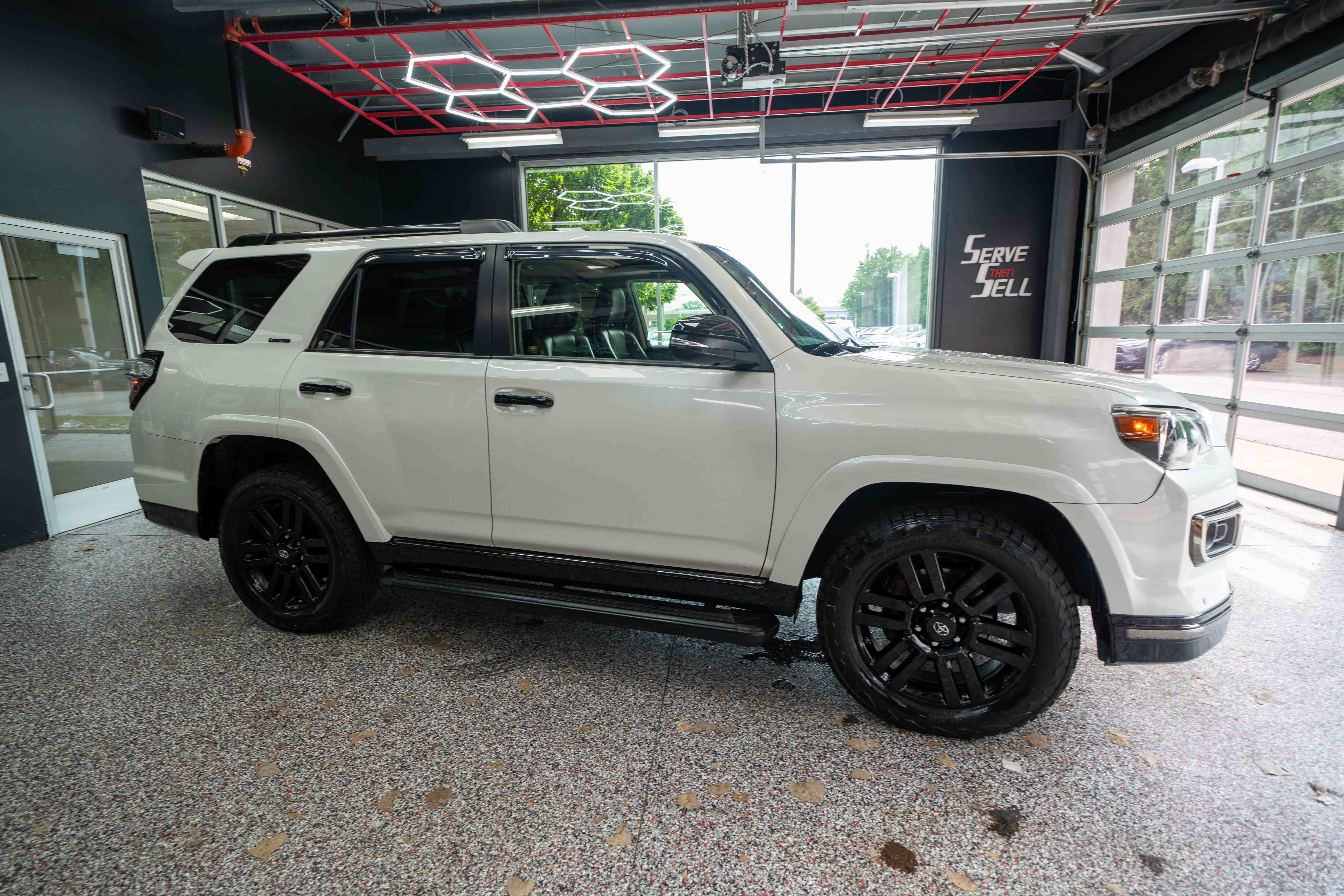 Used 2019 Toyota 4Runner Limited AWD/4WD image 5