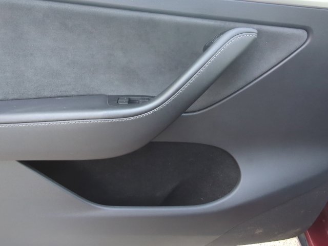 Used 2024 Tesla Model Y Long Range RWD image 8
