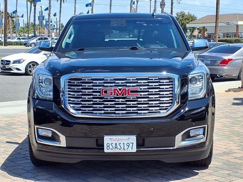 Used 2019 GMC Yukon Denali w/ Denali Ultimate Black Edition AWD/4WD image 2