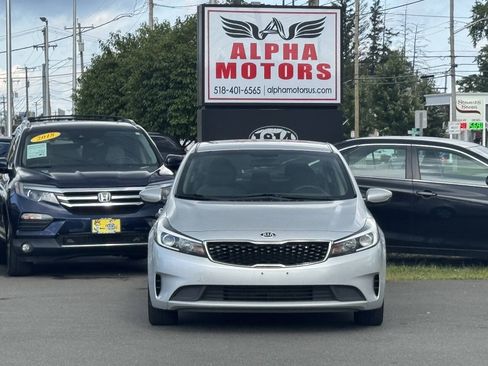 Used 2017 Kia Forte LX FWD image 2