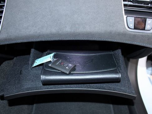 Used 2018 Chevrolet Corvette Z06 w/ Carbon 65 Edition image 16