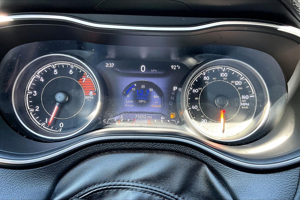 Used 2020 Jeep Cherokee Trailhawk w/ Cold Weather Group AWD/4WD image 27