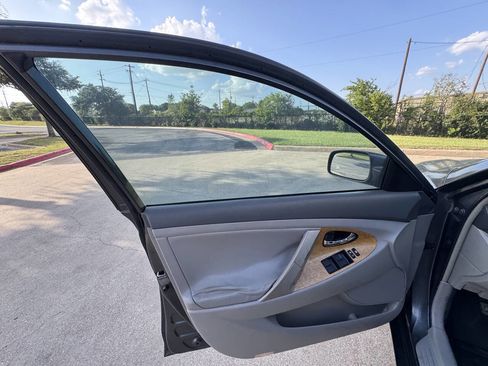 Used 2007 Toyota Camry XLE image 21