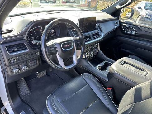 Certified 2022 GMC Yukon XL SLT w/ SLT Premium Package image 10