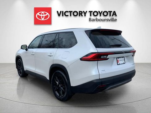 Used 2024 Toyota Grand Highlander Platinum image 3