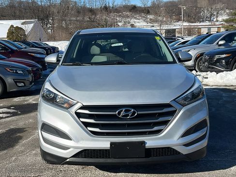 Used 2018 Hyundai Tucson SE image 2